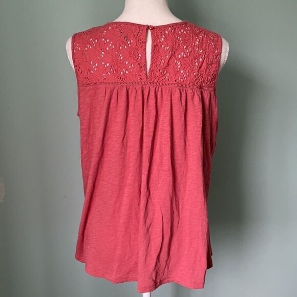 Denver Hayes Sleeveless Top With Yoke Detail Size Medium - Picture 4 of 4
